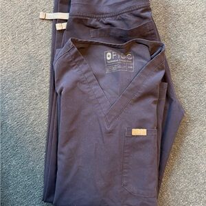 Figs Navy V-Neck Scrub Top and Pants Set